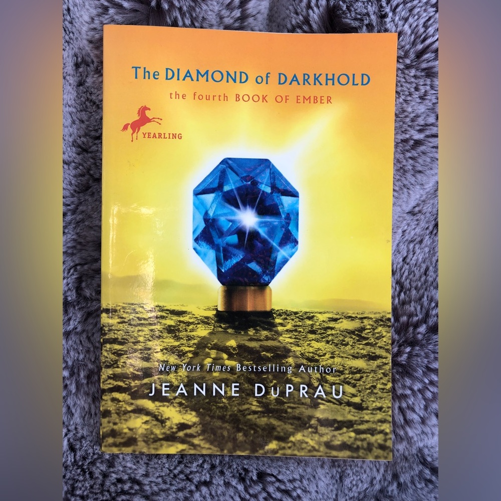 The Diamond of Darkhold: The Fourth Book of Ember (The City of Ember)